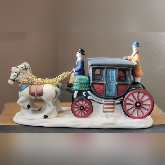 Dickens Village Stagecoach Porcelain Accessory - Picture 11 of 13